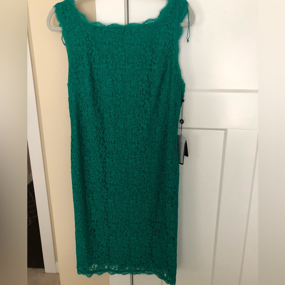 Gorgeous emerald lace cocktail dress!
